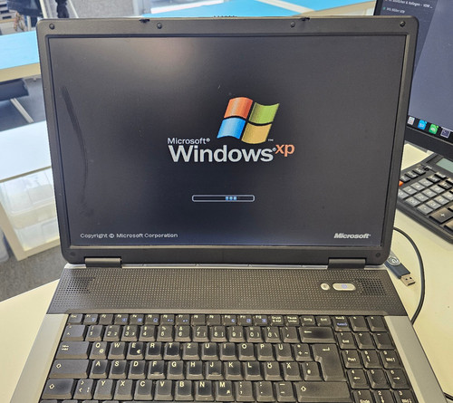 Retro gaming laptop medion - 17",