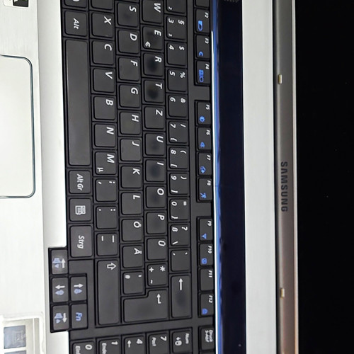 Samsung r730 notebook - 17,3",